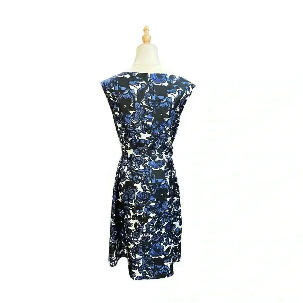 Talbots 💯 Silk Blue Floral Fit and Flare Dress Sz 4 - Picture 3 of 8